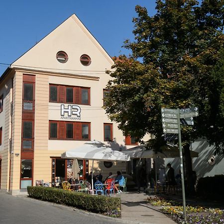 Hr Apartmanhaz Еґер Екстер'єр фото