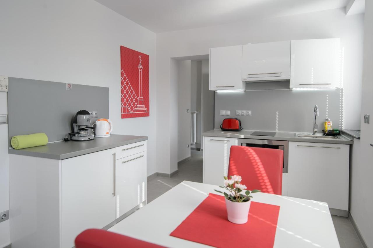 Hr Apartmanhaz Еґер Екстер'єр фото