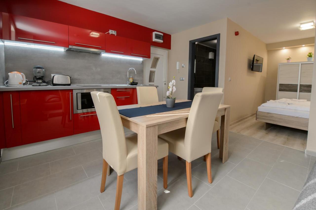 Hr Apartmanhaz Еґер Екстер'єр фото