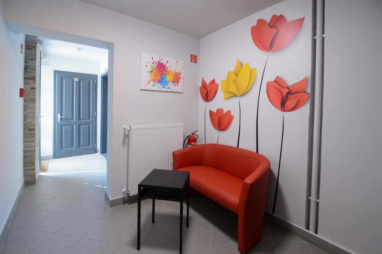 Hr Apartmanhaz Еґер Екстер'єр фото