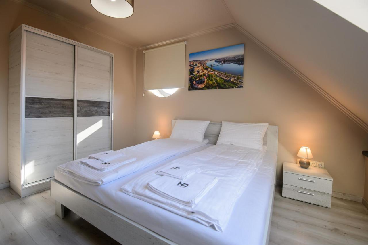 Hr Apartmanhaz Еґер Екстер'єр фото